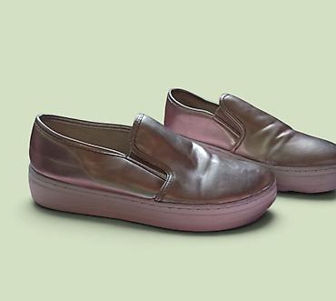 zlatne espadrile replay: Ženske slip-on patike/praktične mokasine u metalik roze boji — 1