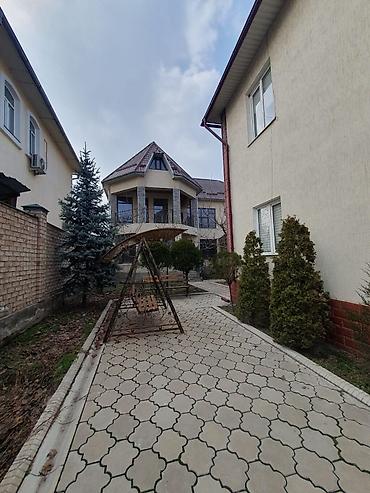 Продажа коттеджей и домов: Продается два 2 этажных особняка. р-н мкр.Джал, по — 3