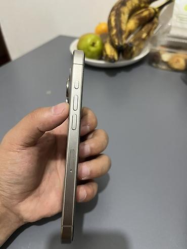 Apple iPhone: IPhone 15 Pro, Новый, 256 ГБ, Серебристый, Чехол, 80 % — 4