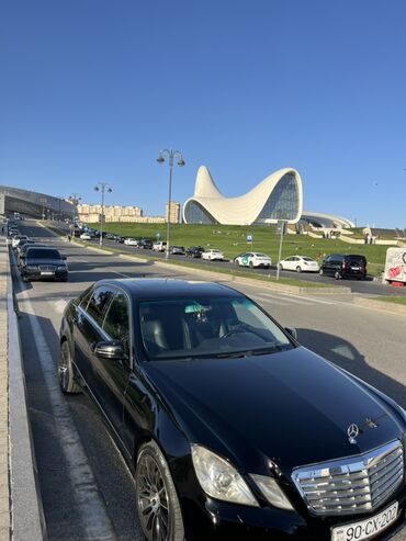 Mercedes-Benz: Mercedes-Benz E-Class: 2 l | 2010 il Sedan — 10