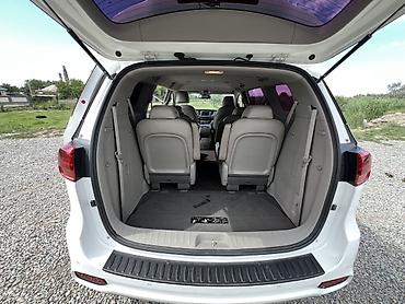 салон т5: Kia Carnival: 2020 г., 2.2 л, Автомат, Дизель, Минивэн — 4