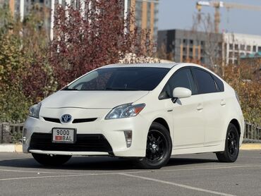 дом на колесах трейлер: Toyota Prius: 2014 г., 1.8 л, Вариатор, Гибрид, Хетчбек
