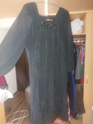 Digər qadın geyimləri: Qadın geyimləri dəsti 1) Boz rəngli dizdən aşağı uzunluqda don - — 8