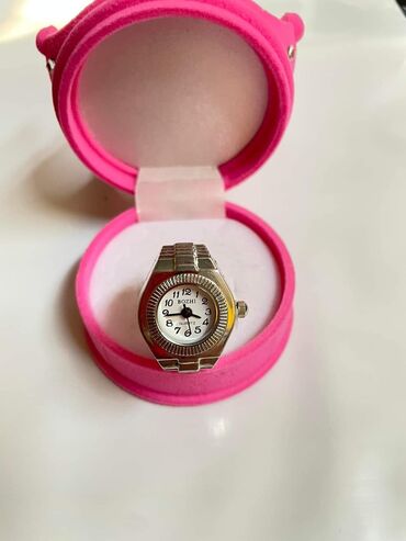 Prstenje: Prsten sat (Podesiv)
Cena:1000din — 11