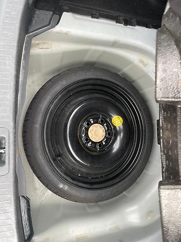 Toyota: Toyota Corolla: 2021 г., 1.8 л, Вариатор, Гибрид, Седан — 8