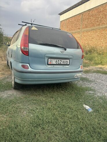 семиместные машины: Nissan : 2000 г., 1.8 л, Автомат, Бензин, Универсал