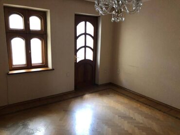 Digər kommersiya daşınmaz əmlakı: 28 may metrosuna yaxin amerika sefirliyine yaxin yerləşən 4 otaqli — 2