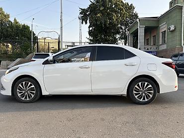 byd ev: Toyota Corolla: 2019 г., 1.8 л, Робот, Гибрид, Седан — 4