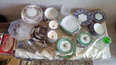 свадебные сундуки: Г. Ош посуда б/у в отличном состоянии не битые чай пиялки 55шт