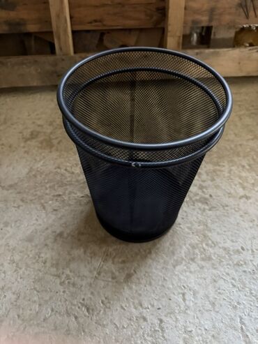Tullantı qabları: Metal tor çeşidli kağız səbəti - Material: davamlı metal tor (mesh)