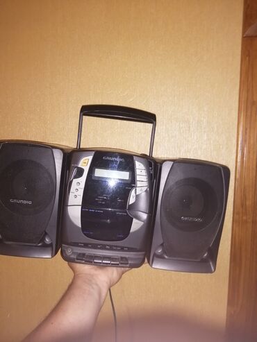 Səs gücləndiriciləri: Retro Maqnitola Grundig İşləmir