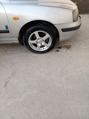 Hyundai: Hyundai Elantra: 2002 г., 1.6 л, Механика, Бензин, Хэтчбэк