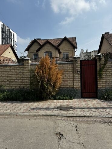 сдача домов на длительный срок: 320 кв. м, 9 бөлмө, Лоджия, Жертөлө, ороо, Забор, тосулган lalafo.kg да сдача домов на длительный срок: 320 кв. м, 9 бөлмө, Лоджия, Жертөлө, ороо, Забор, тосулган