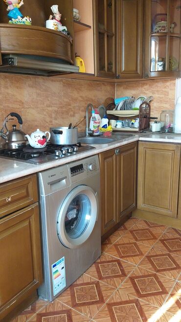 Yataq otağı dəstləri: 2 təknəfərlik çarpayı, Dolab, 2 tumba, Komod, Türkiyə, İşlənmiş — 4