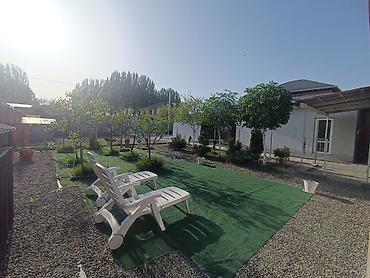 Продажа коттеджей и домов: Продаю 2 дома на участке в 6 соток. г. Кант. Под бизнес. Участок — 13