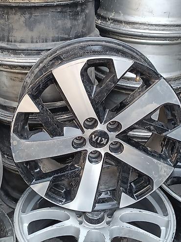 диски r18 kia: Литые диски 18" Описание: - Легкосплавные диски, диаметр 18" - Дизайн — 2