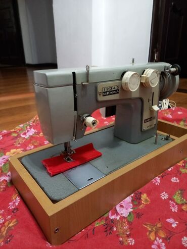 сдаем швейный цех: Тигүүчү машина Chayka