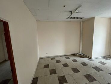 Офисы: Сдаю Офис, 48 м², В бизнес центре, 1 линия