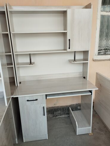 Компьютерные столы: Компьютерный стол, Новый, С полками — 5