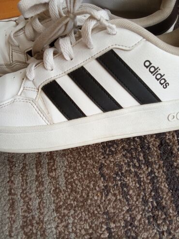 Patike: Adidas, 38.5, bоја - Bela — 11
