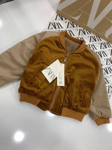 джинсы zara: В наличии двусторонняя куртка Zara. Размеры 2-6 лет. Есть доставка по