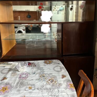 ПО для бизнеса: Стеклянная витрина-шкаф