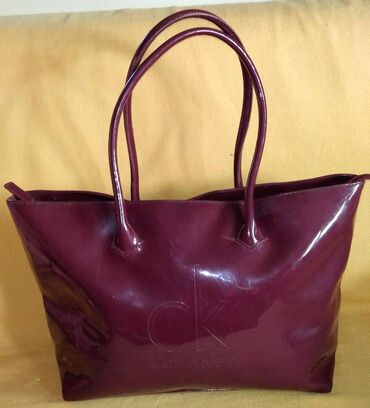 Torbe: Calvin Klein bordo lakovana torba Prelepa lakovana torba Calvin Klein — 1