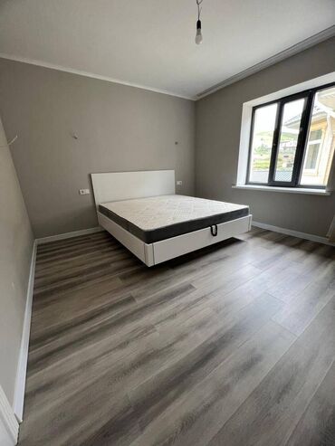 Долгосрочная аренда домов: 200 м², 5 комнат — 4