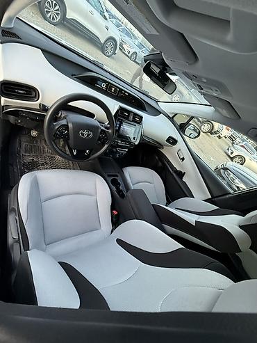 Toyota: Toyota Prius: 2019 г., 1.8 л, Вариатор, Гибрид, Хэтчбэк — 10