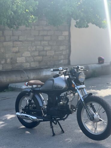 islenmis mopedlerin satisi: - CafeRacer, 110 sm3, 2022 il, 2200 km