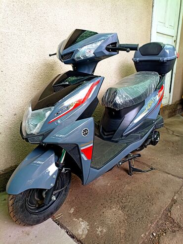 Мотоциклы и мопеды: Новый скутер бензиновый 125кб., без пробега, в целофане. Кофр, шлем