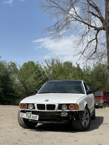 ауди 8о: BMW 5 series: 1990 г., 2.5 л, Механика, Бензин, Седан