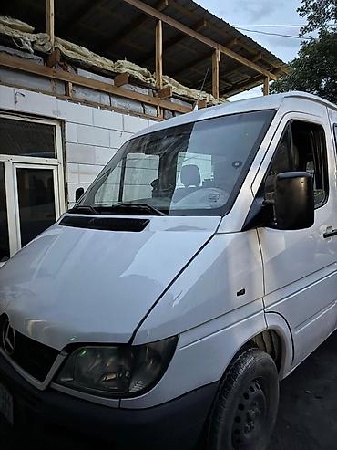 бус спринтер средний: Грузовой фургон Mercedes-Benz Sprinter (белый, длинная база, высокий — 4
