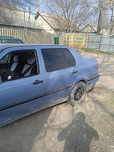 велтмейстер авто: Volkswagen Vento: 1994 г., 2 л, Механика, Бензин, Седан — 3