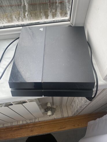 ps4 2 orjinal pult: Salam Aleykum Evdə isdifadə olunub Ps 4 dü sadə 500 gb yaddaş 10.15