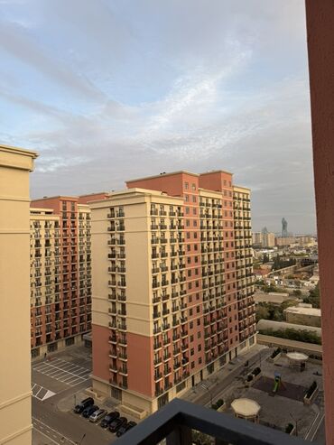 Uzunmüddətli kirayə mənzillər: Ünvan Cəfer Xandan küç. Darnagül Otaq sayı: 2 (1 yataq otağı + 1 — 11