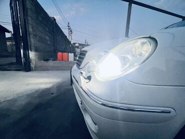 хелла блек е34: Алдыңкы фаралар комплектиси Mercedes-Benz