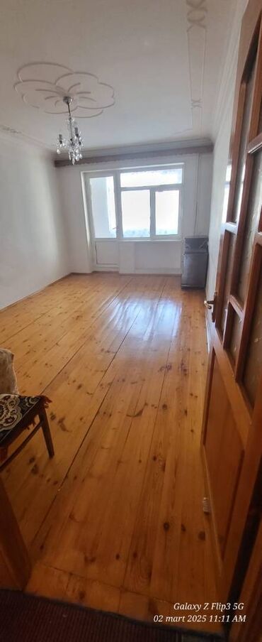 Uzunmüddətli kirayə mənzillər: Elmlər metrosuna yaxın,53 nömrəli məktəbin yanında,9 mərtəbənin,4-cü — 2