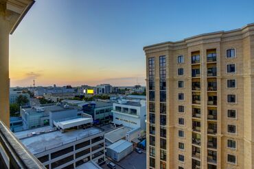 Посуточная аренда квартир: 2 комнаты, Душевая кабина, Постельное белье, Кондиционер — 16