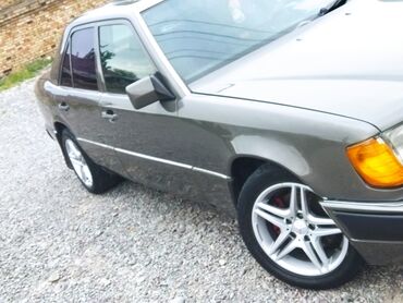 сапоги женские кожа: Mercedes-Benz W124: 1991 г., 2.3 л, Механика, Бензин, Седан