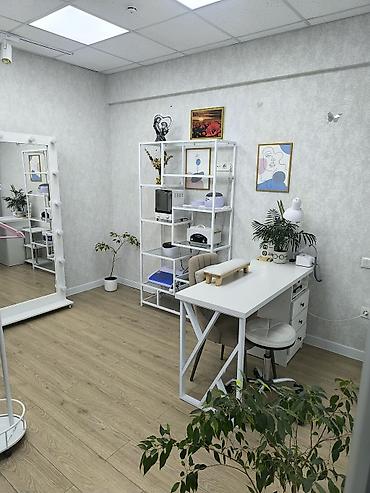 Кабинет для мастера маникюра/бровиста/визажиста. - Просторное светлое