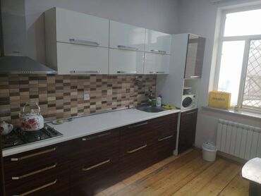 Ofislər: Nərimanov metrosuna yaxın təmirli 4 otağlı ofis 5 mərtəbəli binanın — 4