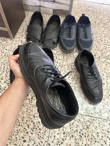 Ayaqqabılar: Kişi ayaqqabıları Satışda bir neçə cür kişi ayaqqabısı mövcuddur — 3
