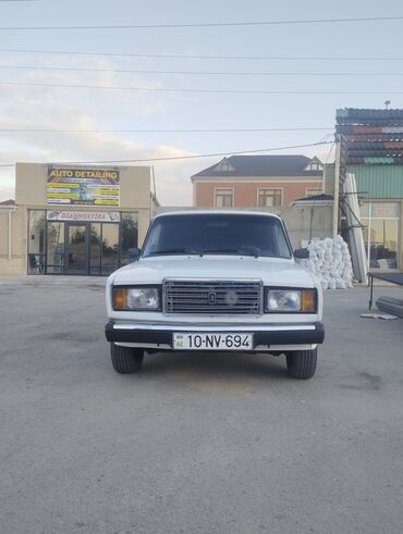 bolt maşınları: VAZ (LADA) 2107: 1.6 l | 2005 il | 4536988 km Sedan