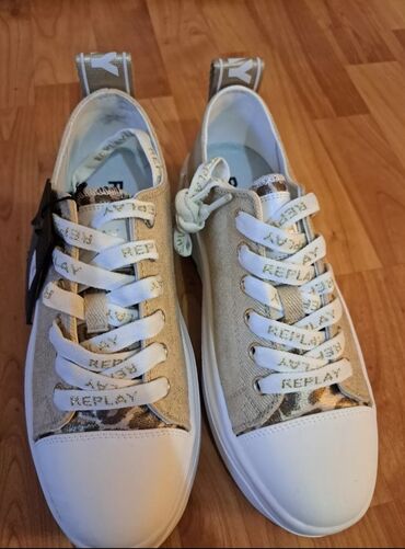 Women's Sneakers and athletic shoes: 38 — 1
