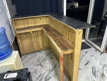 Fiat: Taxta resepsiyon/bar masa - Material: təbii ağac karkas və ön panel