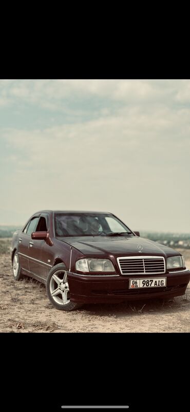 грузовые мерс: Mercedes-Benz 240: 1998 г., 2.4 л, Механика, Бензин, Седан