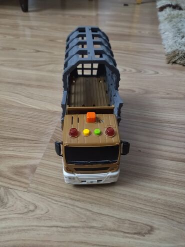 Oyuncaqlar: 37 ədəd maşın içində bahalı maşın çoxtu — 12