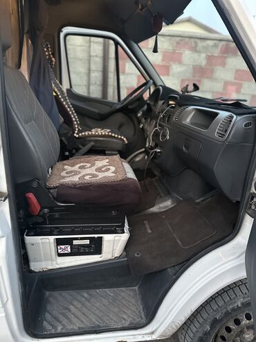 Легкий грузовой транспорт: Легкий грузовик, Mercedes-Benz, Б/у at lalafo.kg — 14 Легкий грузовой транспорт: Легкий грузовик, Mercedes-Benz, Б/у — 14