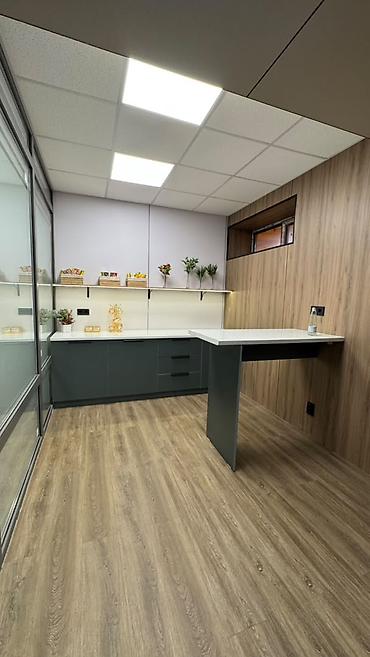 офисное помещения: Продажа офисов 33 м², С ремонтом, Многоэтажное здание, Цокольный этаж этаж — 8